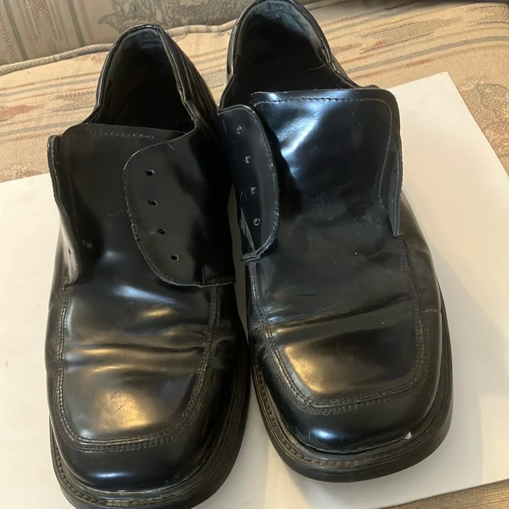 Men’s Bostonian shoes 12